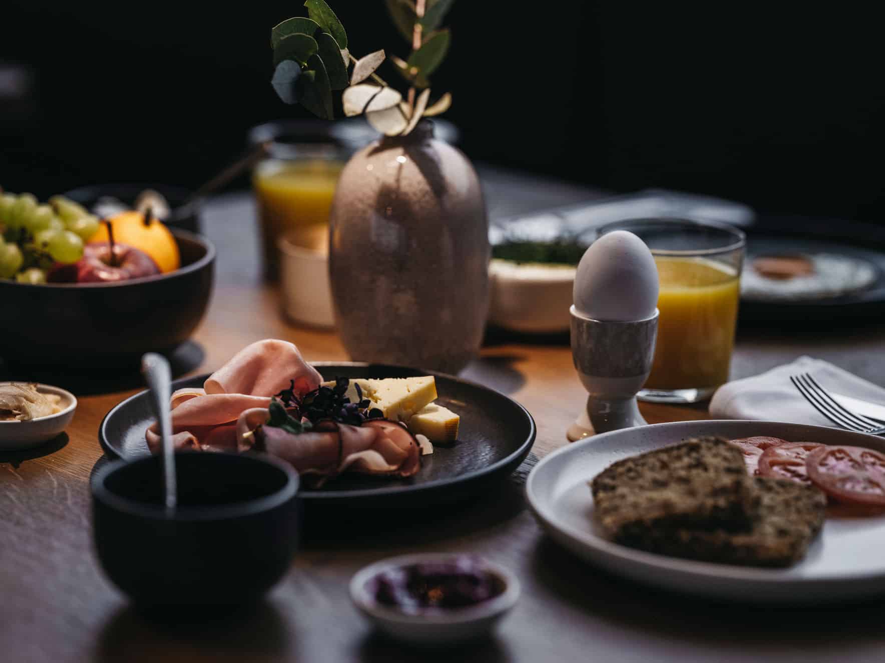Detailfoto Frühstück im deck7 mit frischen Früchten, Gebäck und vieles mehr