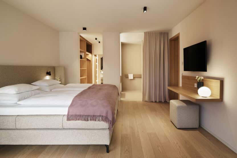 Schlafzimmer, Bad und begehbarer Schrank im Haven Mountain Retreat