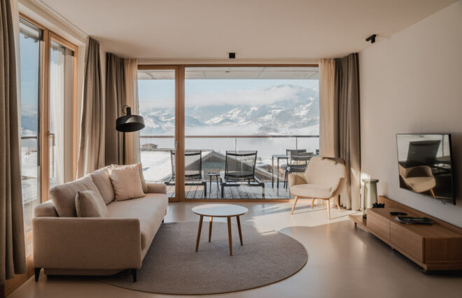 Suite mit Balkon und Bergblick